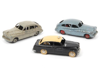 Lot 420 - DINKY TOYS (FRANCE) (3)