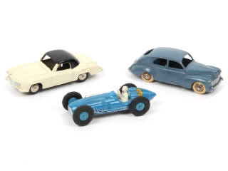 Lot 419 - DINKY TOYS (FRANCE) (3)