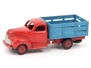 Lot 375 - DINKY TOYS (FRANCE) (1)