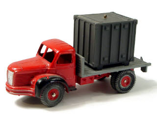 Lot 1152 - DINKY TOYS FRANCE (1)