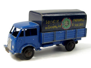 Lot 1117 - DINKY TOYS FRANCE (1)