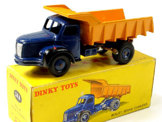 Lot 1150 - DINKY TOYS FRANCE (1)