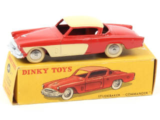 Lot 607 - DINKY TOYS (FRANCE) (1)
