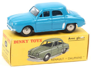 Lot 611 - DINKY TOYS (FRANCE) (1)
