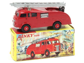 Lot 526 - DINKY TOYS (GB) (1)