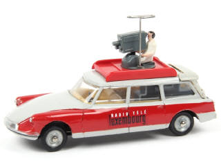 Lot 587 - DINKY TOYS (FRANCE) (1)