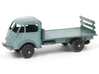 Lot 563 - DINKY TOYS (FRANCE) (1)