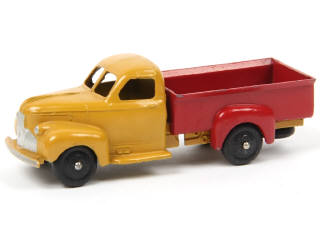 Lot 574 - DINKY TOYS (FRANCE) (1)