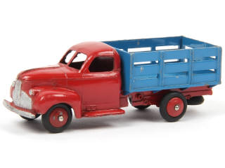 Lot 570 - DINKY TOYS (FRANCE) (1)