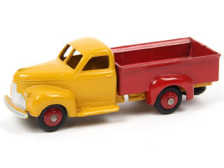 Lot 575 - DINKY TOYS (FRANCE) (1)