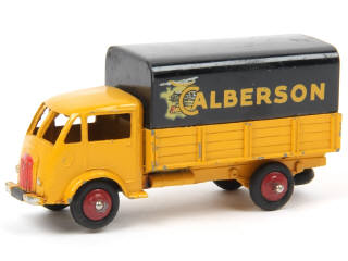 Lot 567 - DINKY TOYS (FRANCE) (1)