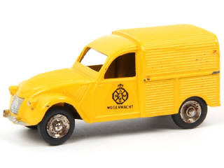 Lot 588 - DINKY TOYS (FRANCE) (1)