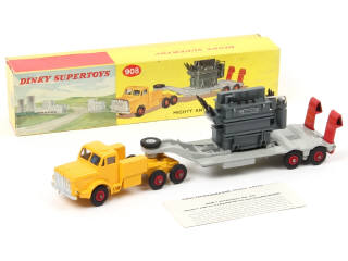 Lot 536 - DINKY TOYS (GB) (1)