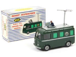 Lot 530 - DINKY TOYS (GB) (1)