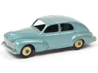 Lot 584 - DINKY TOYS (FRANCE) (1)