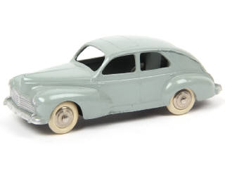 Lot 581 - DINKY TOYS (FRANCE) (1)