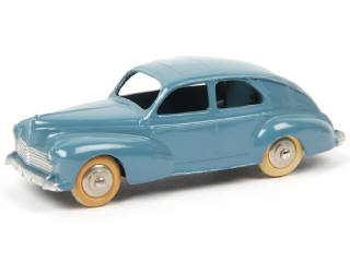 Lot 583 - DINKY TOYS (FRANCE) (1)