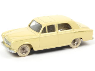 Lot 589 - DINKY TOYS (FRANCE) (1)
