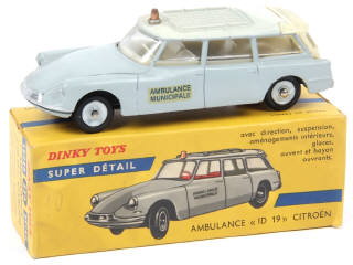 Lot 427 - DINKY TOYS (FRANCE) (1)