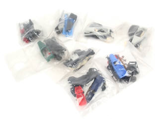 Lot 218 - DIVERS (8)