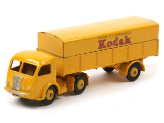 Lot 404 - DINKY TOYS (FRANCE) (1)