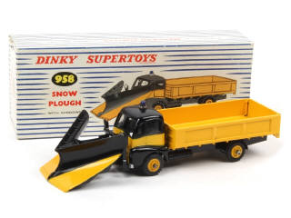 Lot 389 - DINKY TOYS (GB) (1)