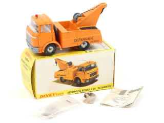 Lot 643 - DINKY TOYS (FRANCE) (1)
