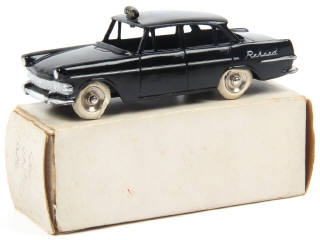 Lot 553 - DINKY TOYS (FRANCE) (1)