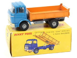 Lot 641 - DINKY TOYS (FRANCE) (1)