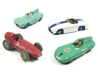 Lot 99 - DINKY TOYS (GB) (4)