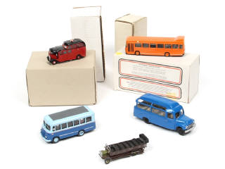 Lot 103 - DIVERS (5)