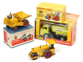 Lot 387 - DINKY TOYS (GB) (3)