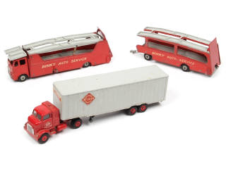 Lot 405 - DINKY TOYS (GB) (2)