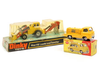 Lot 369 - DINKY TOYS (GB) (2)