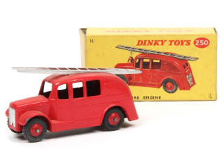 Lot 378 - DINKY TOYS (GB) (1)