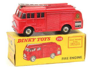 Lot 379 - DINKY TOYS (GB) (1)