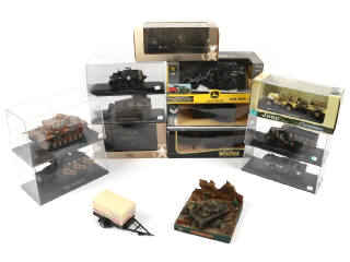 Lot 81 - DIVERS (13)
