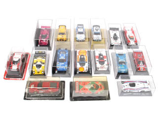 Lot 163 - DIVERS (16)