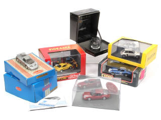 Lot 145 - DIVERS (6)