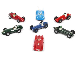 Lot 295 - DIVERS (7)