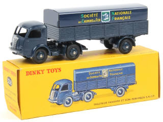 Lot 607 - DINKY TOYS (FRANCE) (1)