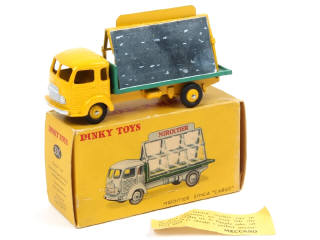 Lot 599 - DINKY TOYS (FRANCE) (1)