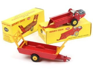 Lot 696 - DINKY TOYS (GB) (2)
