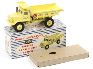 Lot 680 - DINKY TOYS (GB) (1)