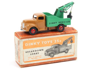 Lot 669 - DINKY TOYS (GB) (1)