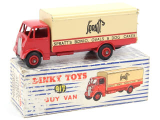 Lot 677 - DINKY TOYS (GB) (1)