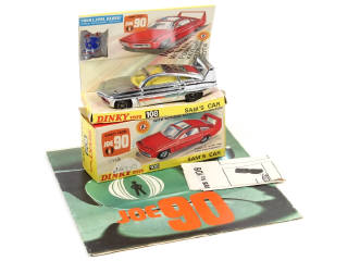 Lot 662 - DINKY TOYS (GB) (2)