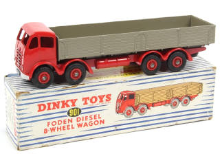 Lot 682 - DINKY TOYS (GB) (1)