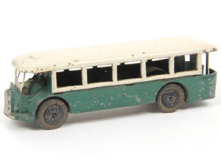 Lot 574 - DINKY TOYS (FRANCE) (1)