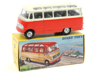 Lot 592 - DINKY TOYS (FRANCE) (1)